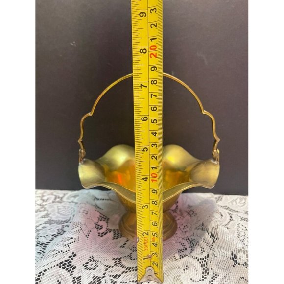Vintage Brass Basket Swivel Handle Scalloped Rim Pedestal Basket MCM - Picture 3 of 5